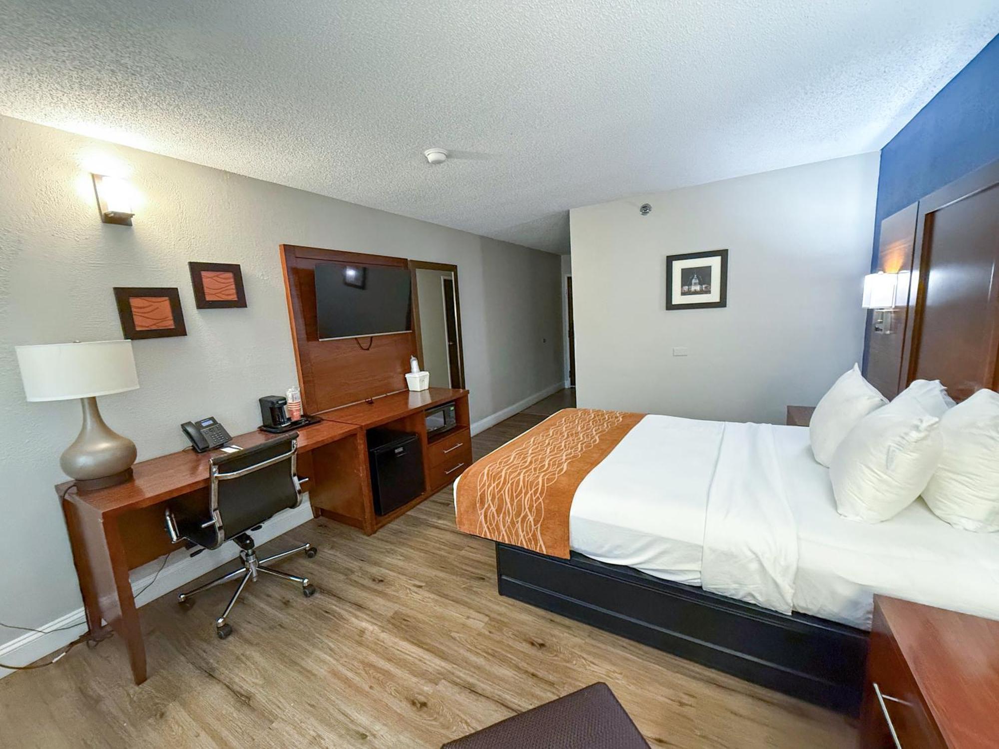 Comfort Inn & Suites St Louis-黑兹尔伍德 外观 照片