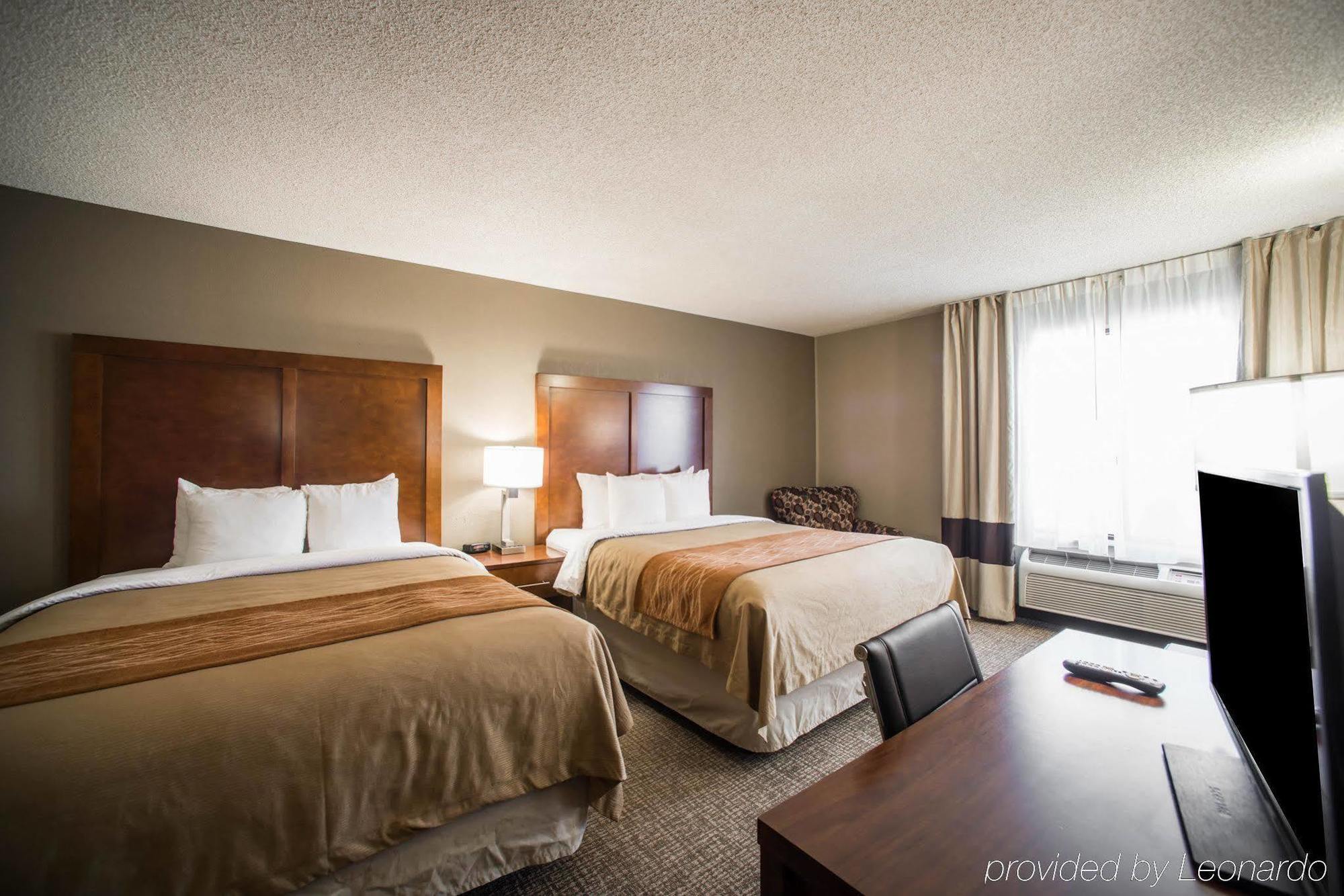 Comfort Inn & Suites St Louis-黑兹尔伍德 外观 照片